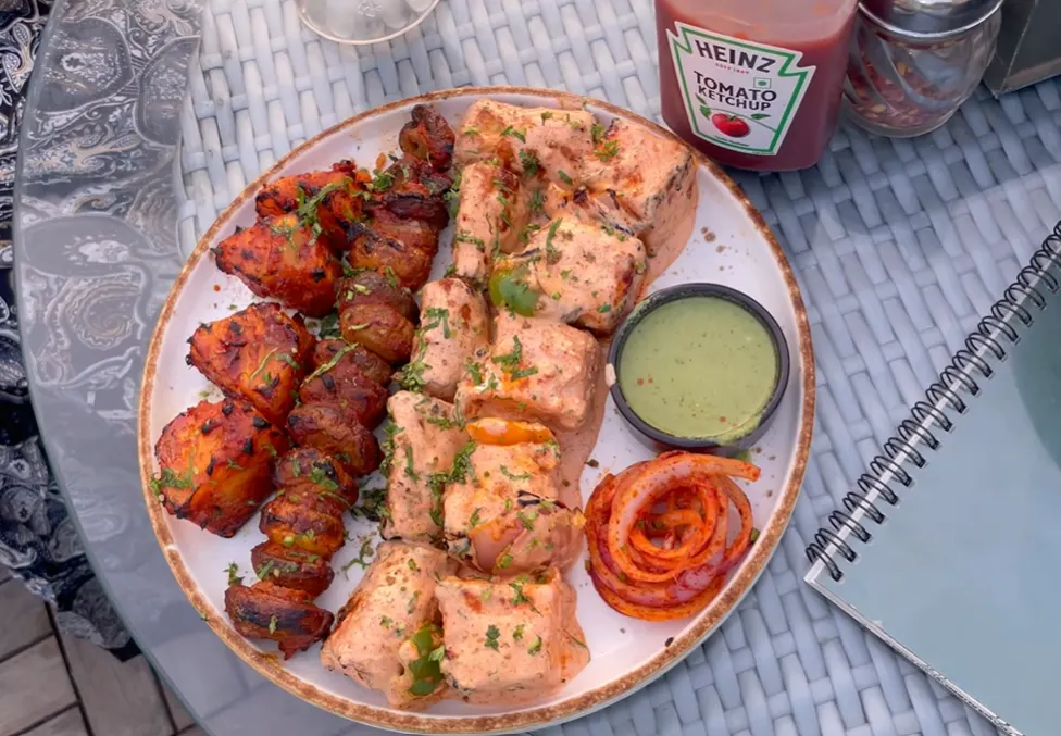 Vegetarian grilled platter with paneer and vegetables at Jugnoo Cafe