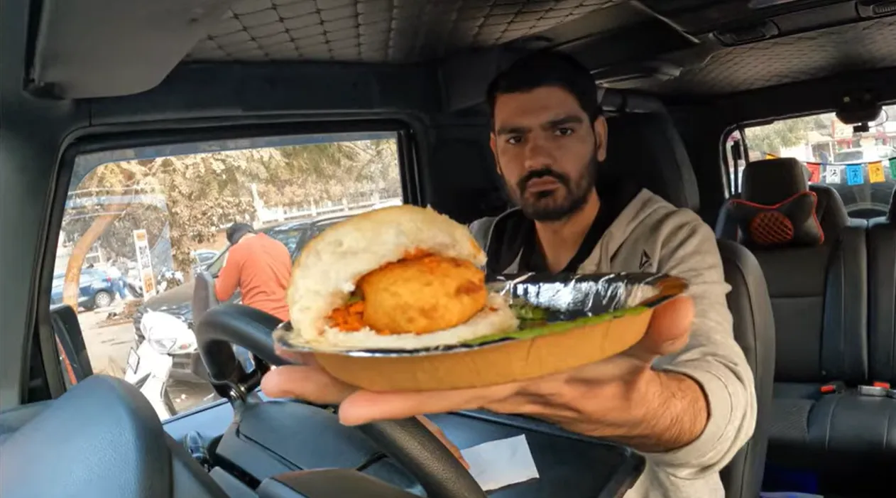 Vada Pav Gurgaon Review: ₹50 Sector 56 Cart