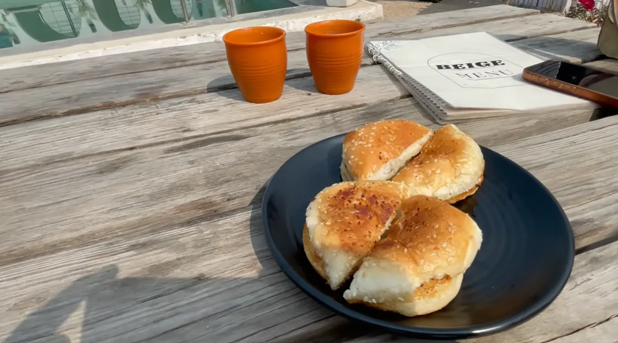 Bun maska and tea ordered at The Beige Cafe Leopard Trail